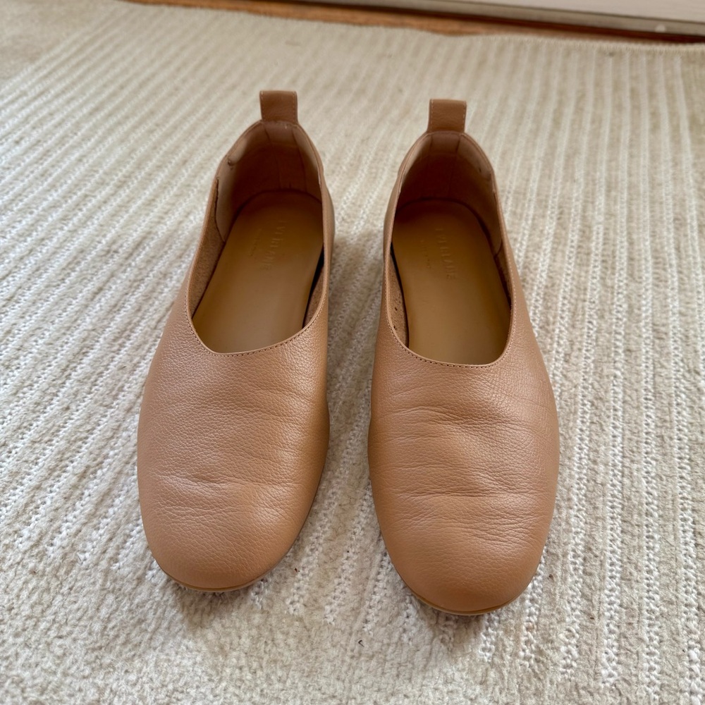 Everlane Day Glove Leather Flats, Tan / Brown, Size 8 — Excellent Condition